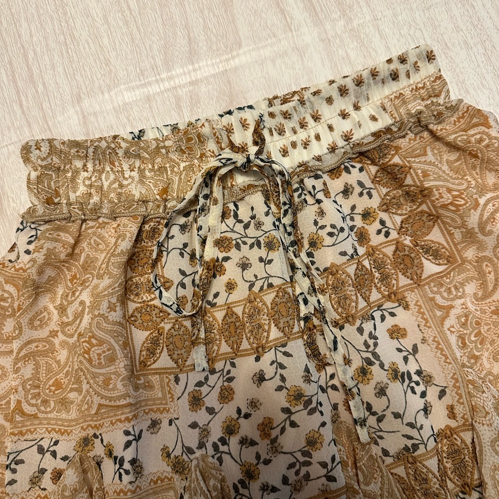 Hello Molly Tan Paisley Skirt NWT - Picture 4 of 8